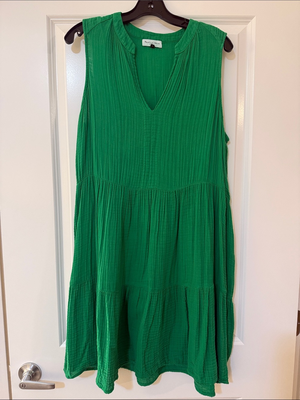 Sleeveless Green V-Neck Tiered Dress